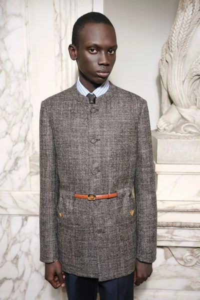 Look 24